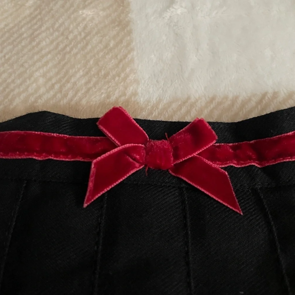 Vintage size 6-9 months The Children's Place Black Skirt w Red Rose Embroidery